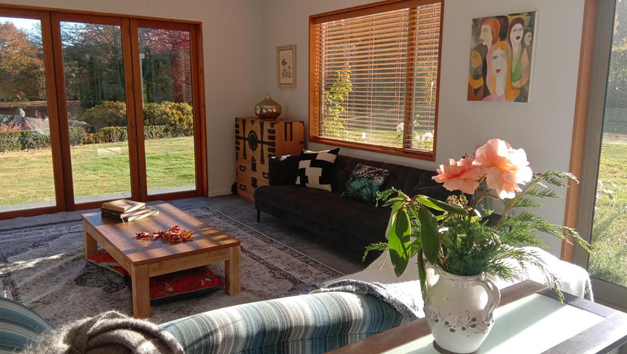 Rose & Stream Retreat Apartment Waikuku Exterior photo
